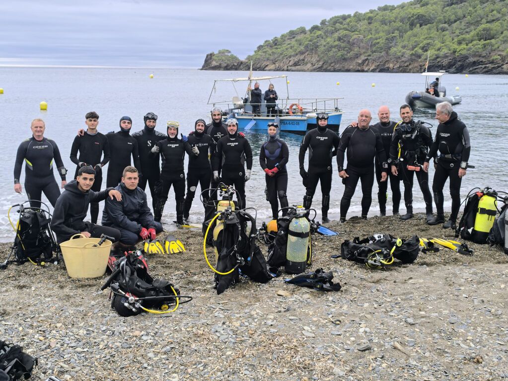Neteges submarines: Montjoi i Port pesquer.