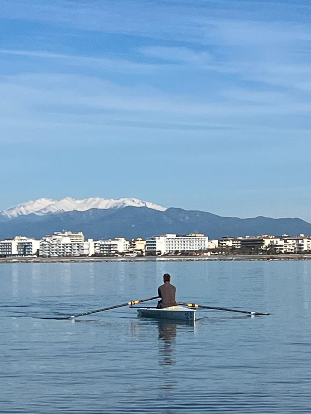 El Port de Roses y el GEN refuerzan su colaboración para impulsar los deportes náuticos.